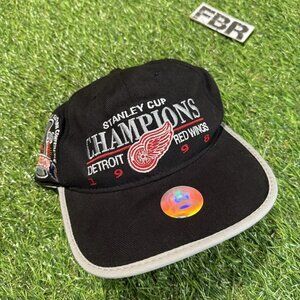 Vintage Detroit Red Wings Velcro Back Hat